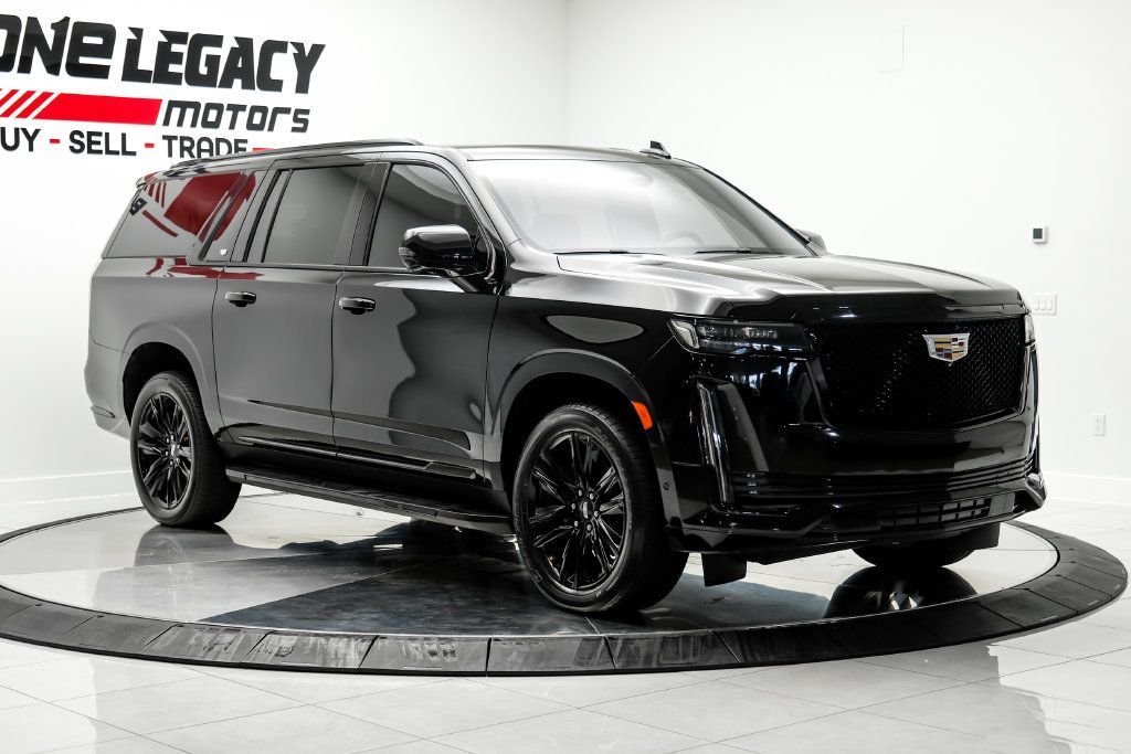 Used 2021 Cadillac Escalade ESV Sport AWD/4WD image 3