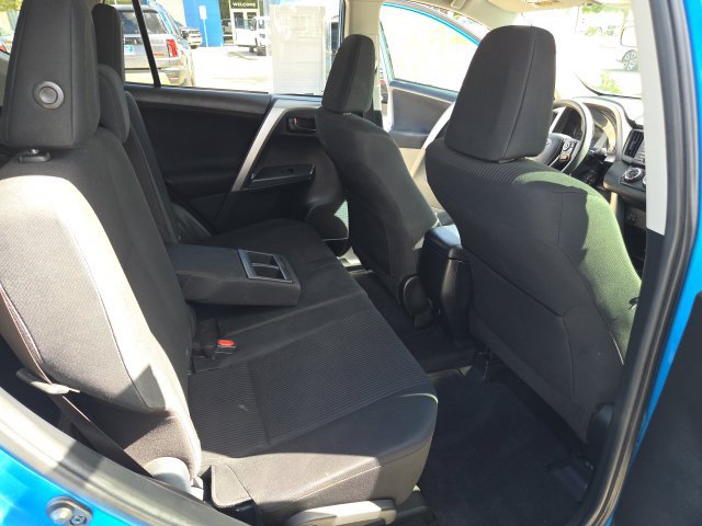 Used 2017 Toyota RAV4 LE w/ Carpet Mat Package FWD image 23