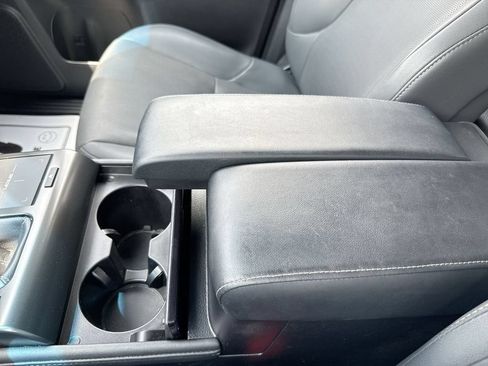 Used 2022 Lexus GX 460 Premium w/ Accessory Package AWD/4WD image 21