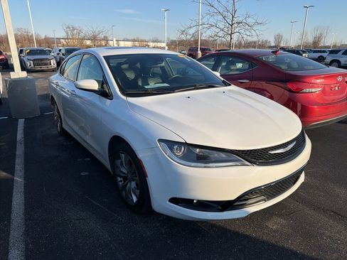 Used 2015 Chrysler 200 S w/ Navigation & Sound Group I image 3