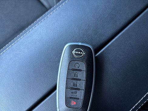Used 2025 Nissan Rogue SV FWD image 25
