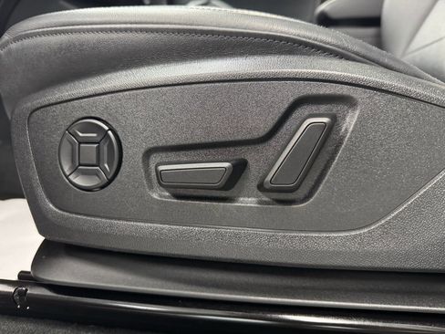 Used 2025 Audi Q3 2.0T Premium image 14