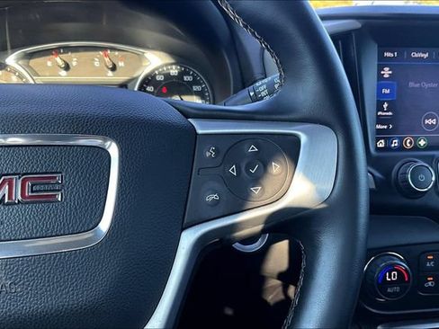 Used 2024 GMC Terrain SLT AWD/4WD image 11