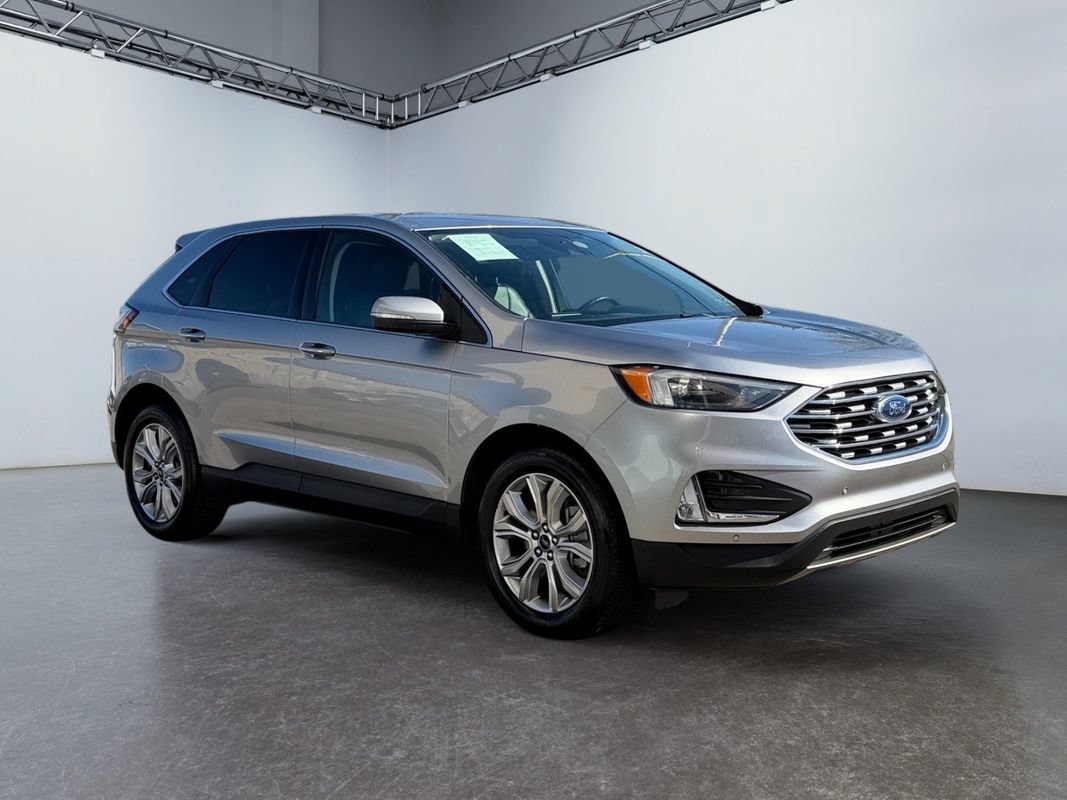 Used 2022 Ford Edge Titanium AWD/4WD image 3