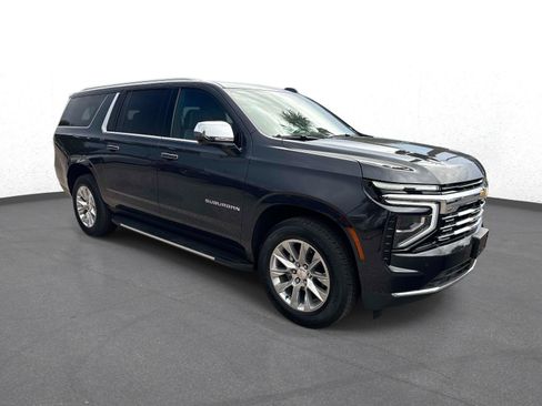Used 2025 Chevrolet Suburban Premier RWD image 1