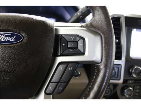 Used 2018 Ford F150 Lariat image 29