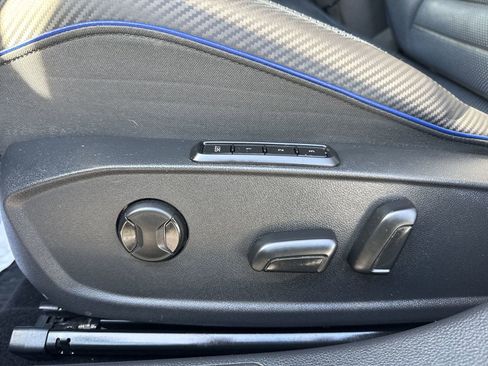Used 2023 Volkswagen Golf R image 13