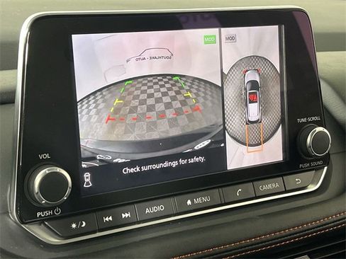 Certified 2025 Nissan Rogue SV image 17