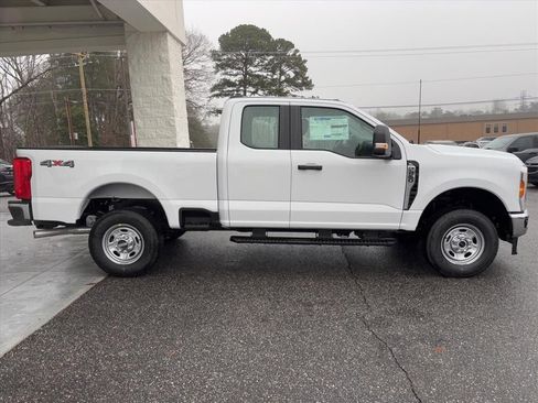 New 2026 Ford F250 XL w/ XL Chrome Package image 20