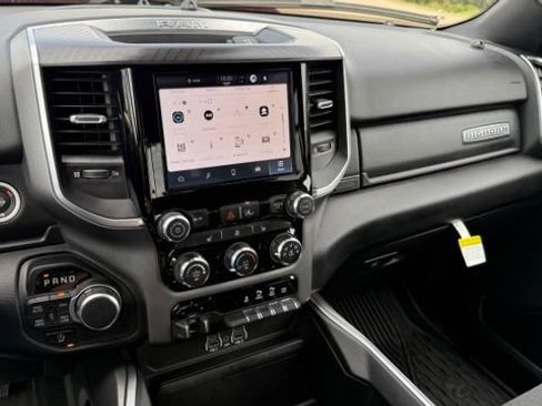 Used 2025 RAM 1500 Big Horn AWD/4WD image 32