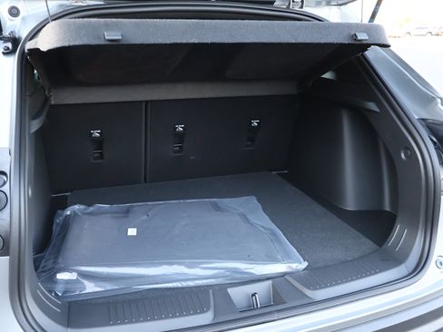 New 2026 Chevrolet Trax RS w/ Sunroof Package FWD image 21