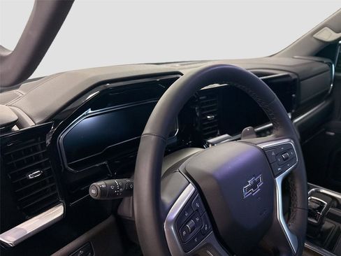 Used 2025 Chevrolet Silverado 1500 RST AWD/4WD image 9