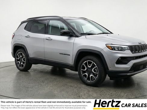 Used 2025 Jeep Compass Trailhawk AWD/4WD image 1