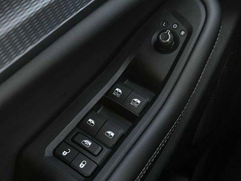 Certified 2023 Jeep Grand Cherokee L Laredo image 15