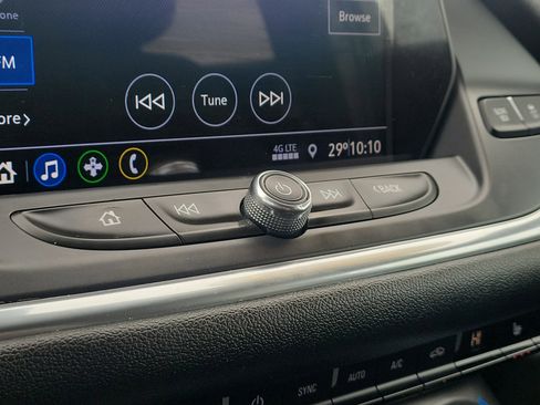 Used 2020 Chevrolet Blazer LT image 33