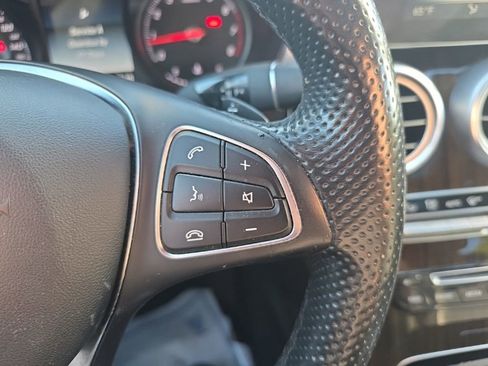 Used 2018 Mercedes-Benz GLC 300 4MATIC image 26