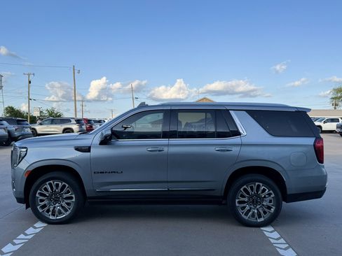 Used 2024 GMC Yukon Denali Ultimate AWD/4WD image 4