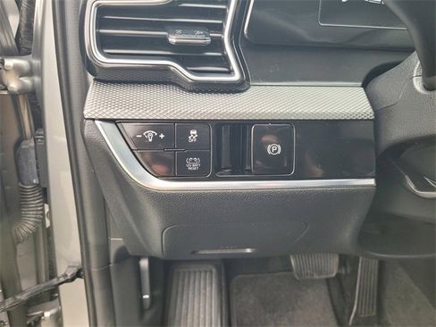 Used 2023 Kia Sportage LX image 23