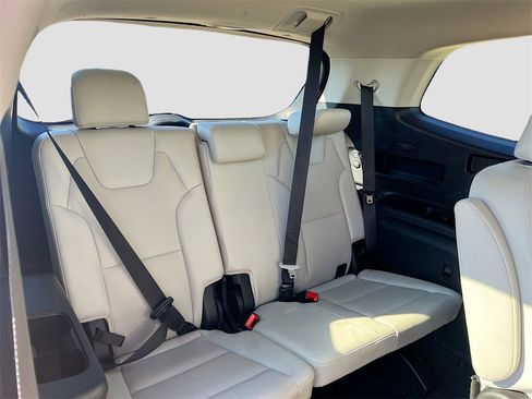 Used 2022 Kia Telluride EX w/ EX Premium Package image 28