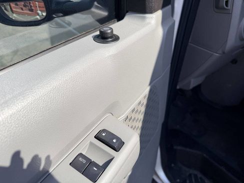 Used 2011 Ford E-350 and Econoline 350 XLT image 10