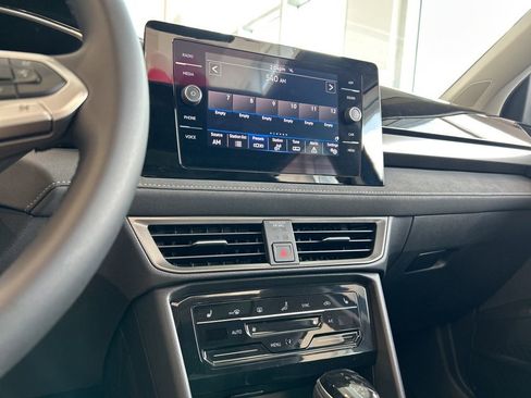 Used 2025 Volkswagen Taos SE image 24