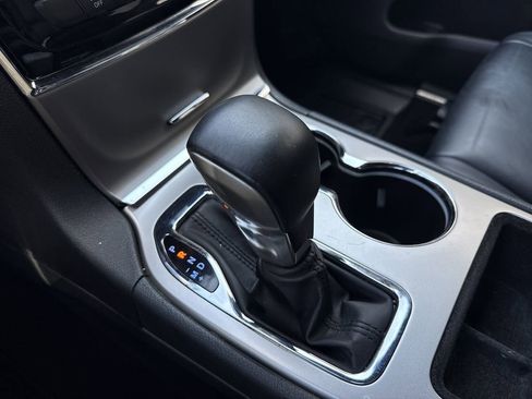 Used 2019 Jeep Grand Cherokee Limited image 29