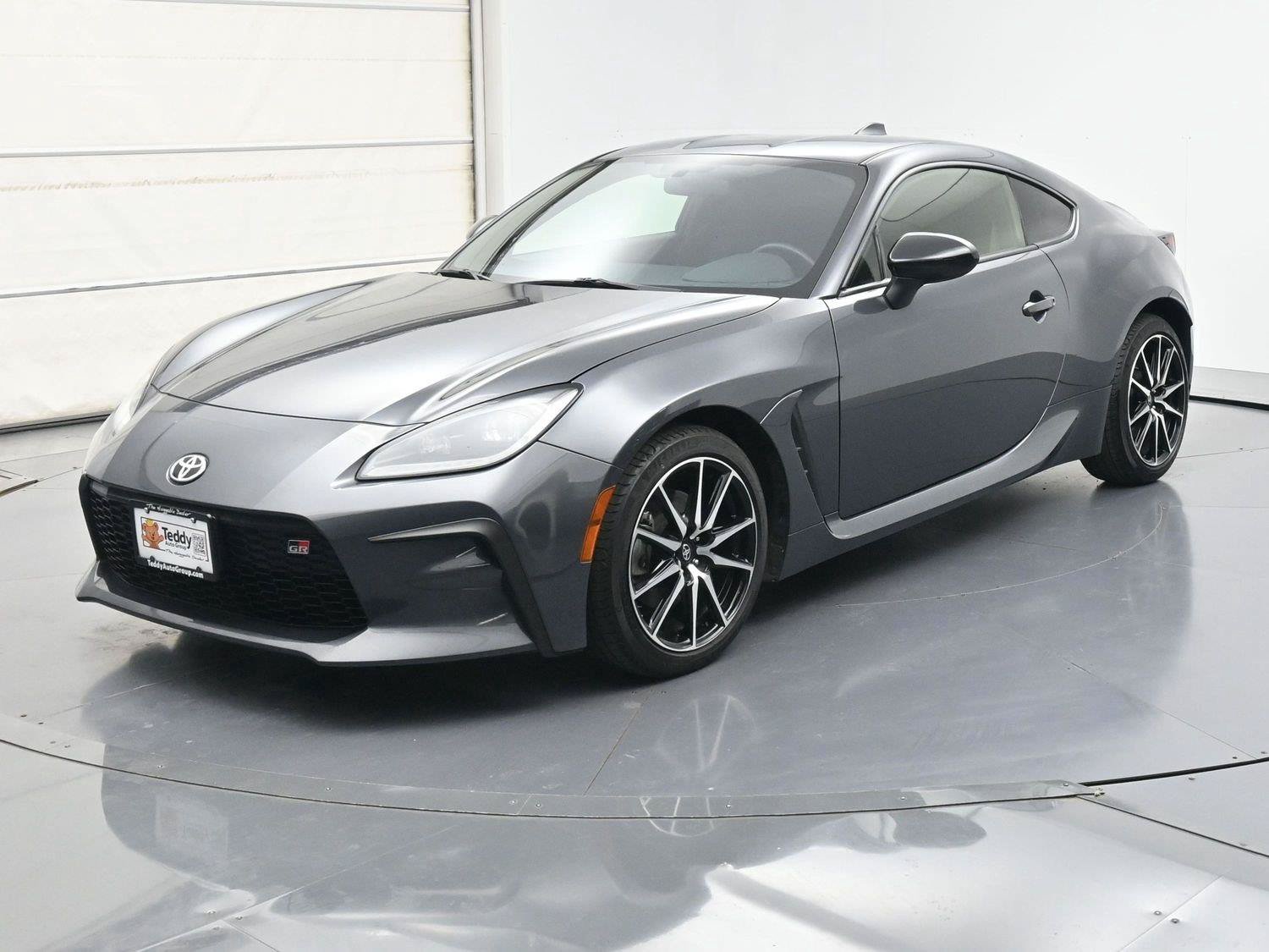Used 2024 Toyota GR86 RWD image 1