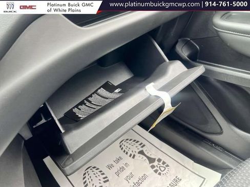 Used 2024 GMC Terrain SLE w/ Driver Convenience Package image 29