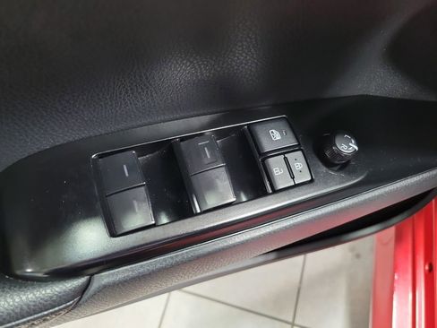 Used 2025 Toyota Camry XLE image 31