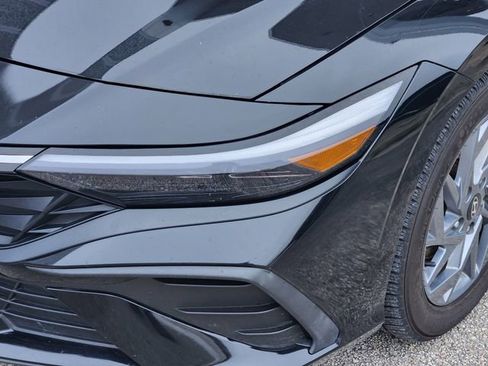 Used 2024 Hyundai Elantra SEL image 7