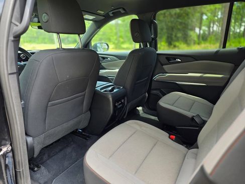 Used 2026 Chevrolet Traverse LT w/ Driver Confidence Package FWD image 16