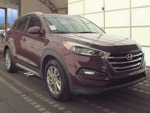 Used 2017 Hyundai Tucson SE image 1