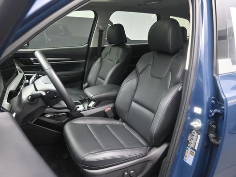 Used 2025 Kia Telluride S AWD/4WD image 19