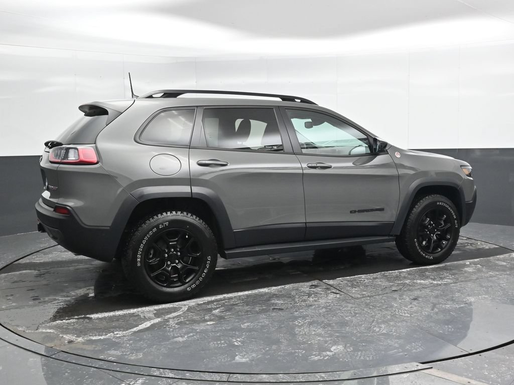 Used 2023 Jeep Cherokee Trailhawk w/ Trailer Tow Group AWD/4WD image 2