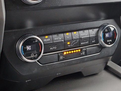 Used 2020 Ford Expedition XLT image 15