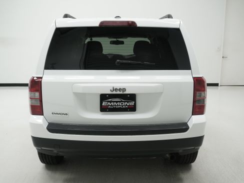 Used 2016 Jeep Patriot Sport w/ Power Value Group FWD image 5