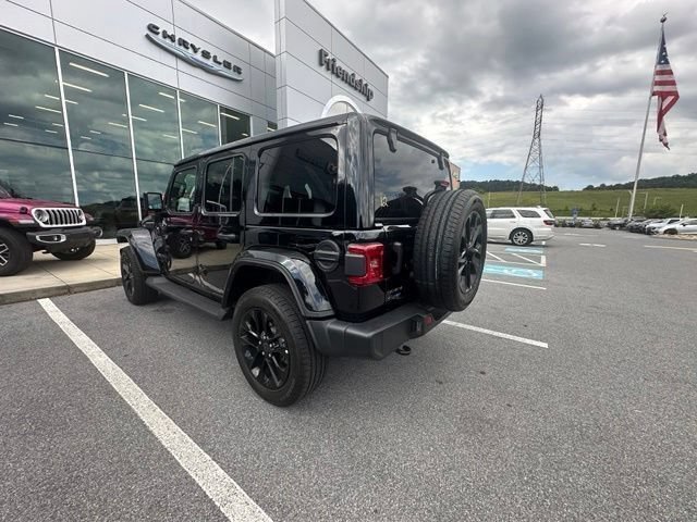 Used 2025 Jeep Wrangler Unlimited Sahara AWD/4WD image 34