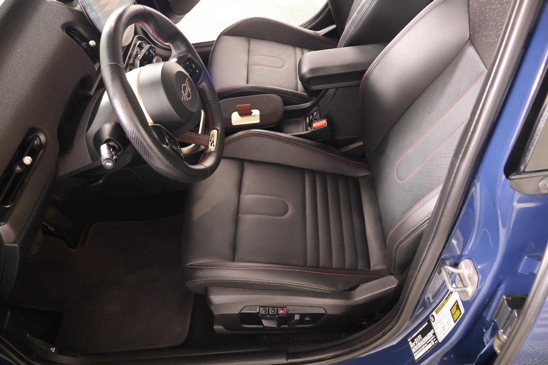 Certified 2025 MINI Cooper S FWD image 12