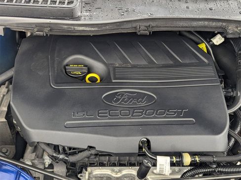 Used 2017 Ford Escape SE w/ SE Cold Weather Package image 10