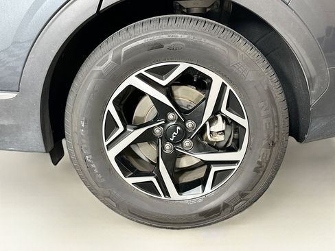 Used 2024 Kia Sportage LX image 11