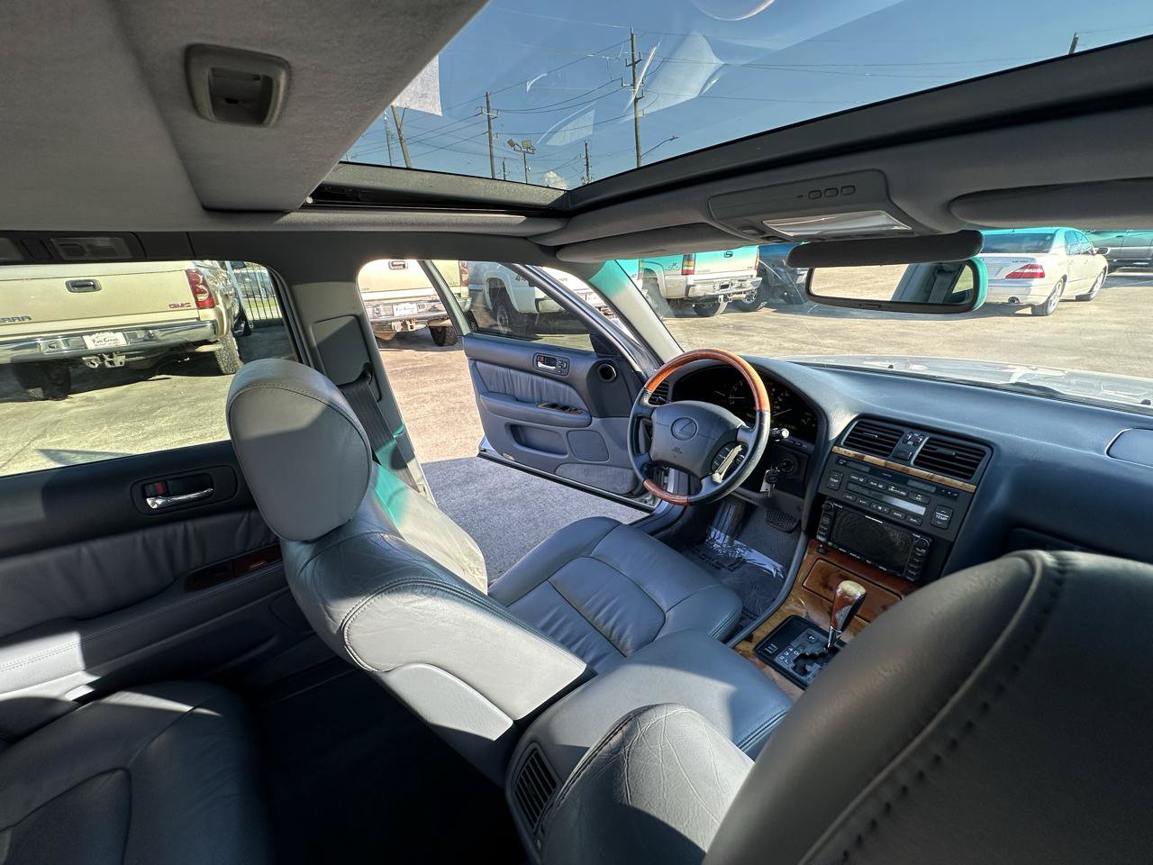 Used 1999 Lexus LS 400 w/ Premium Pkg RWD image 28