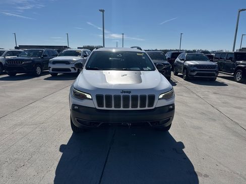 Used 2022 Jeep Cherokee Trailhawk image 3