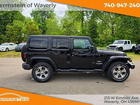 Used 2018 Jeep Wrangler Unlimited Sahara w/ Max Tow Package AWD/4WD image 25