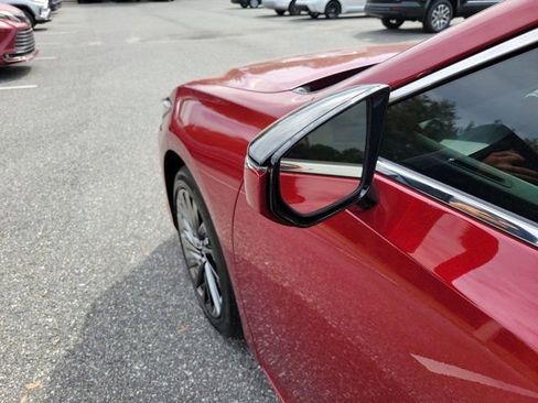 Used 2024 Lexus ES 300h Ultra Luxury w/ Accessory Package (Z2) image 18