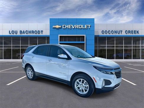 Used 2024 Chevrolet Equinox LT image 2