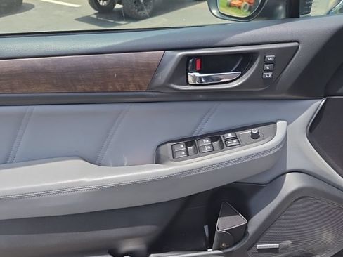 Used 2018 Subaru Outback 2.5i Limited AWD/4WD image 6