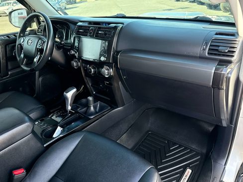 Used 2022 Toyota 4Runner TRD Off-Road Premium image 18