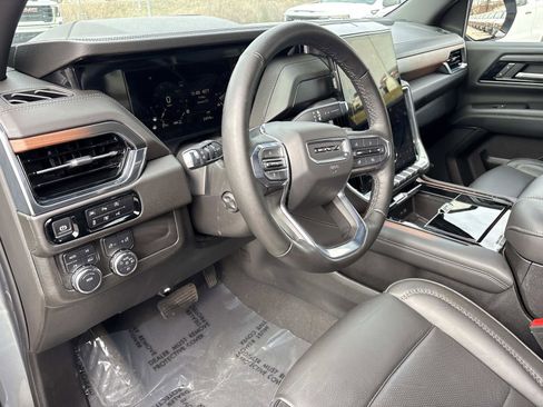 Certified 2025 GMC Yukon Denali image 18