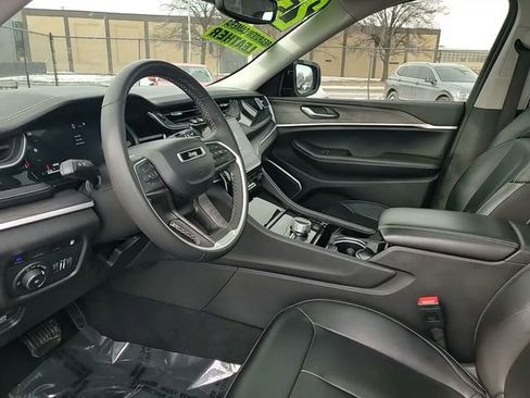 Used 2023 Jeep Grand Cherokee 4WD 4xe image 9