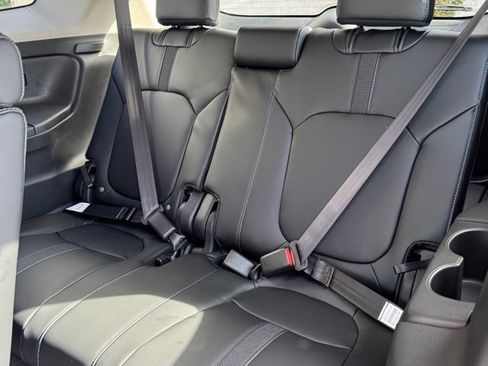 New 2025 Honda Pilot EX-L image 12